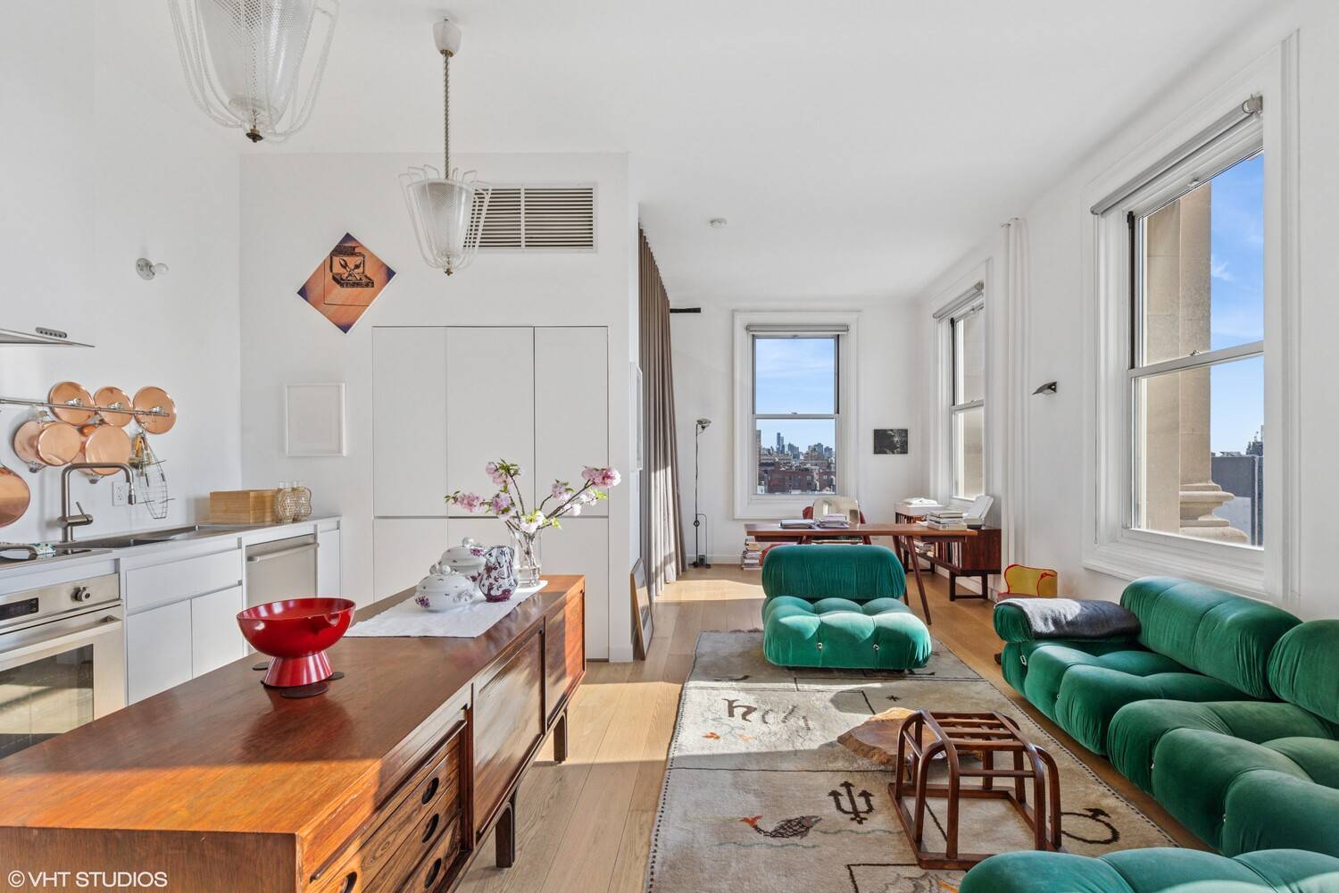 Situated on a high floor in one of TriBeCa's most sought after pre war condominiums at the heart of the neighborhood's vibrant cultural scene this sun drenched 2 bedroom, 2 ...