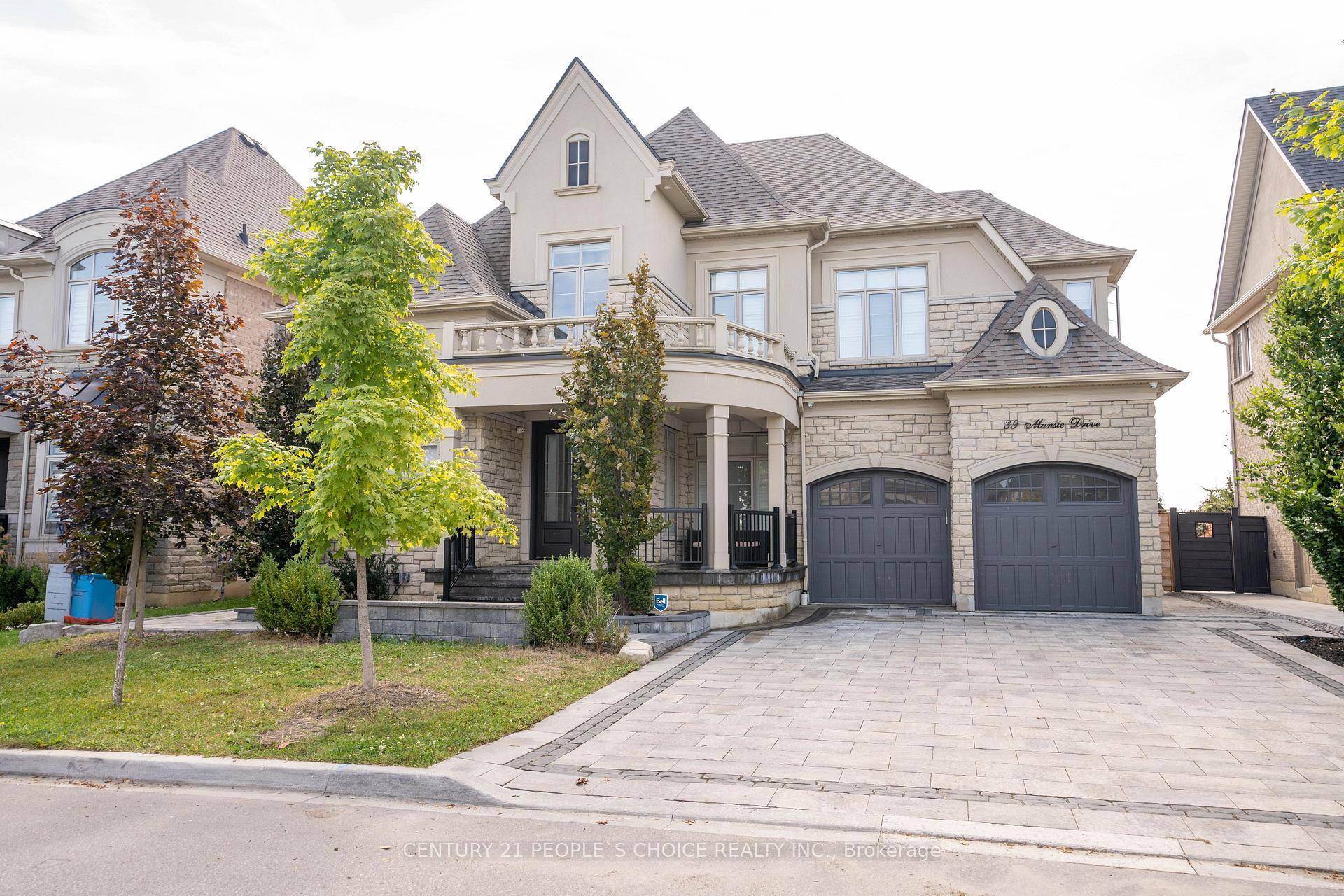 Beautiful Property Offered for Lease, Breathtaking Views on a Premium Lot !