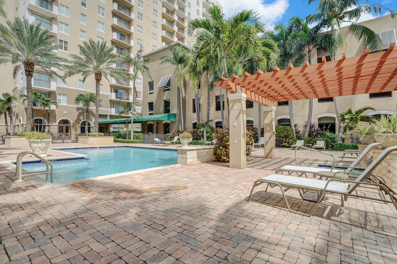 Terrific 1 Bedroom apartment in Downtown West Palm Beach.