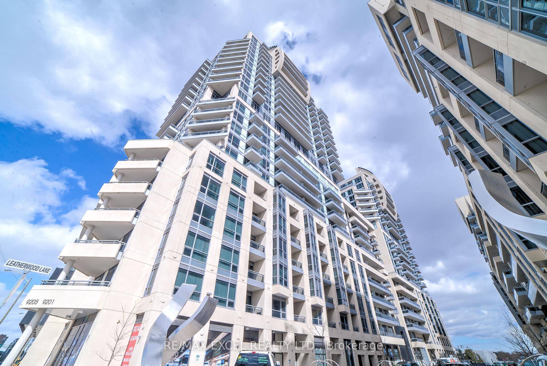 Welcome to the luxurious Beverly Hills Condos !