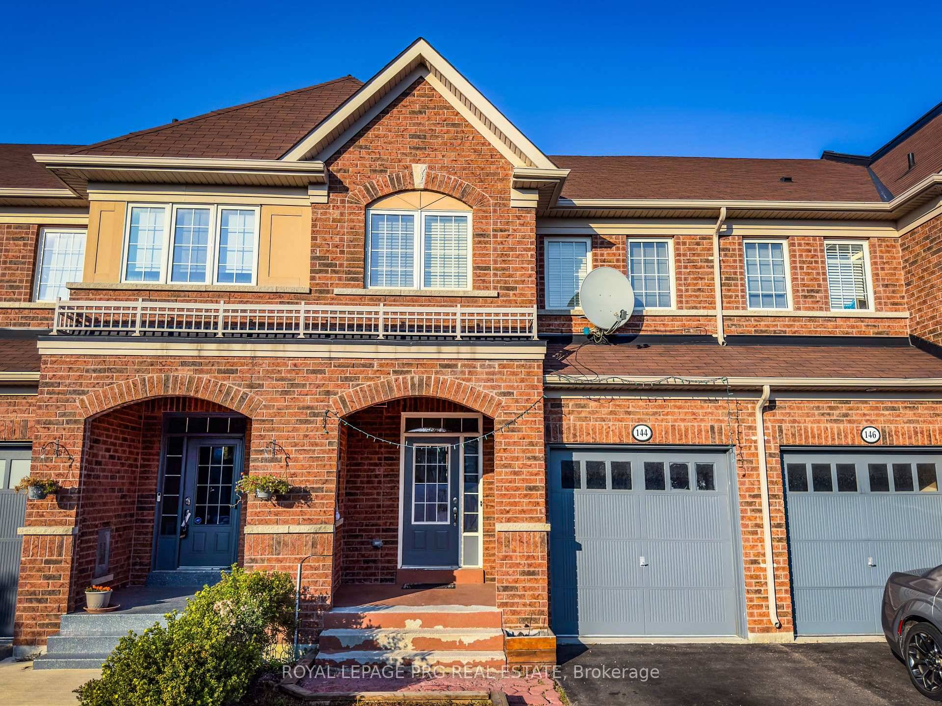 A fantastic three bedroom home in the heart of Brampton with a professionally finished basement, an open concept living and dining area, a modern eat in kitchen, upgraded cabinets, stainless ...