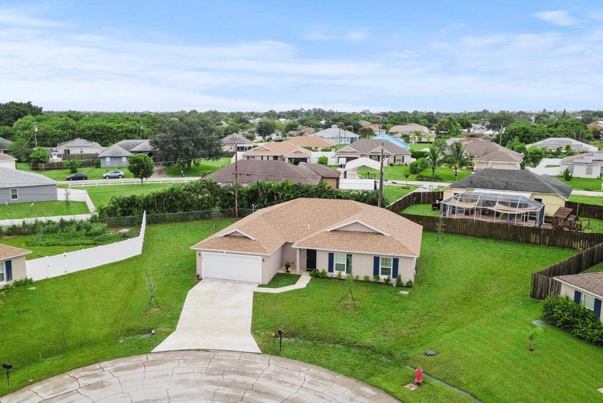 Mother In Law Suite ! ! Feast your eyes on this nearly brand new, customized Synergy Homes Verona model Exterior Elevation A, 4 2 2 CBS 1, 915 square foot ...