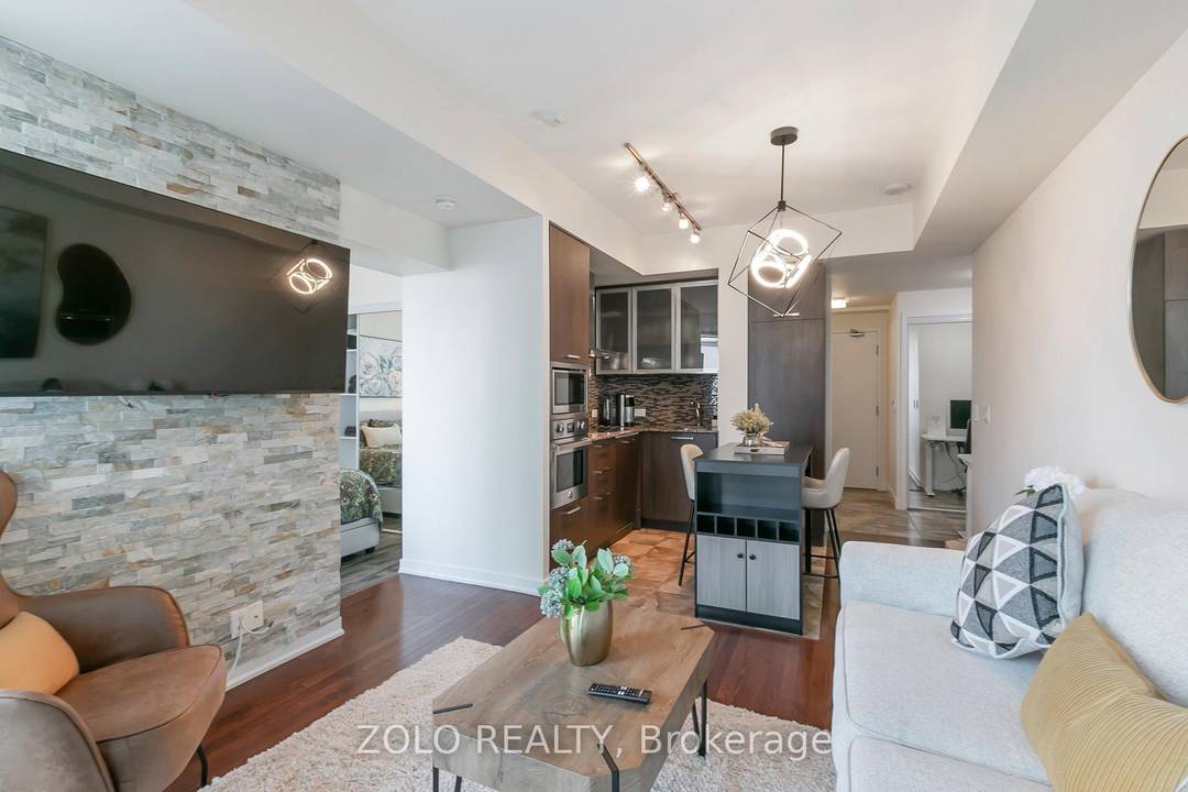 Month to Month lease. FURNISHED Condo.