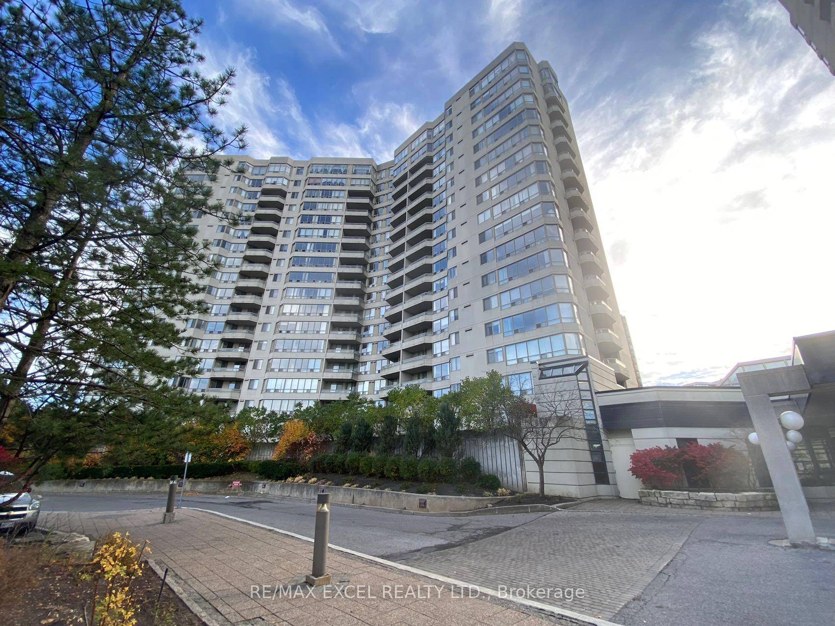 Location ! Location ! Optima On The Park Built By Menkes.