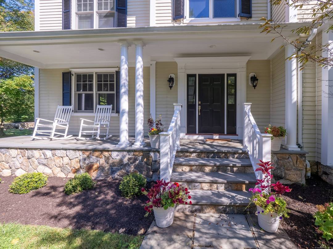 Exceptional custom home in the premier Ridgefield commuting location !