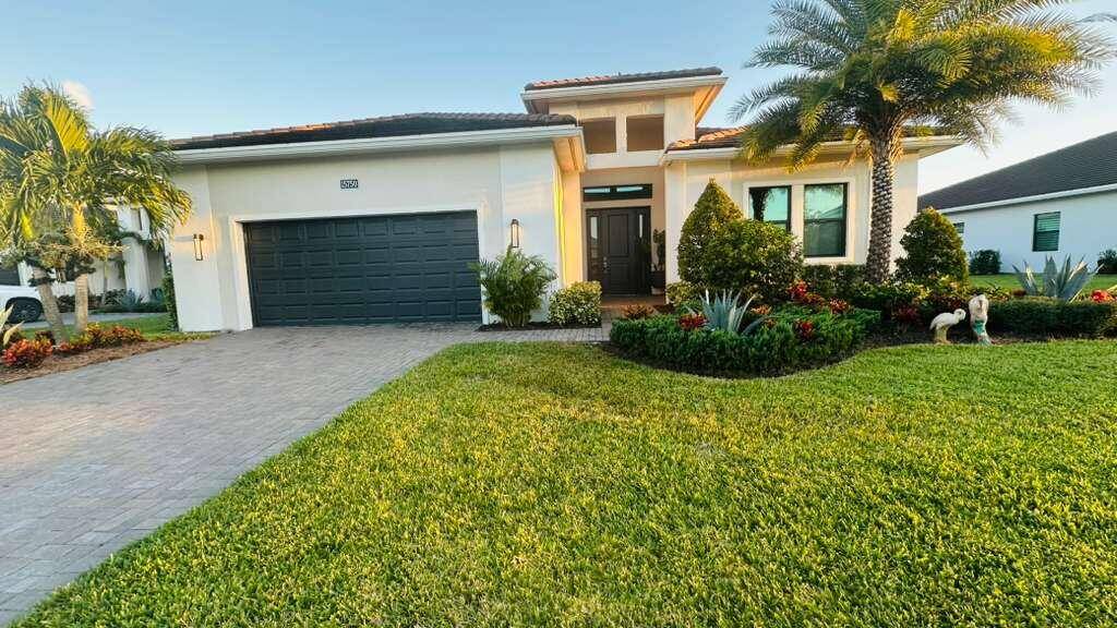 Exceptional Move In Ready Home in Prestigious 55 Gated Cresswind Community !