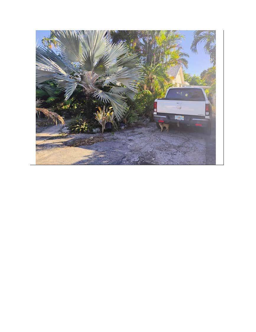 Single family home with legal 1 bdrm apt and separate 1 car garage.