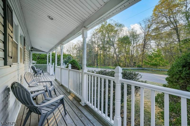 Welcome to 94 Barbara Rd in desirable Pompton Lakes !