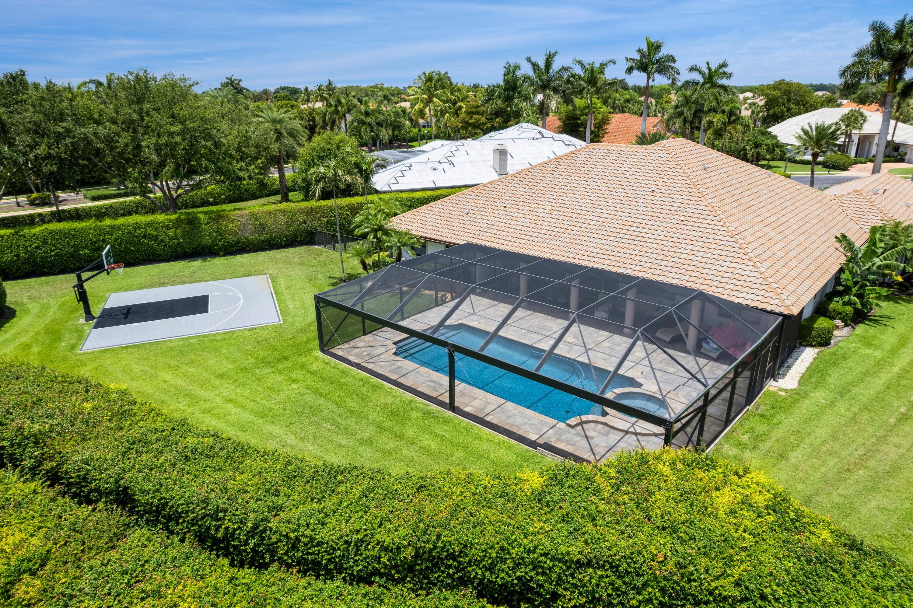 STUNNING 5BR Den 4. 5BA 3CG Estate pool home on a beautifully manicured PRIVATE 3 4 acre cul de sac lot, in gated Polo West Estates !