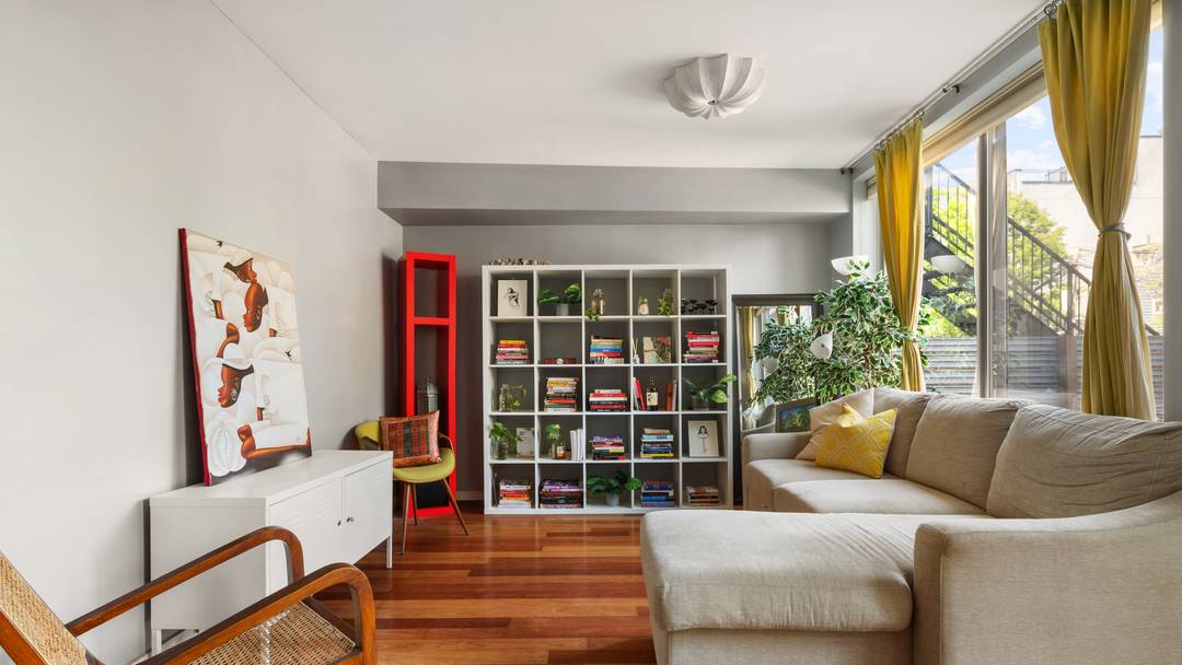 Welcome to this beautifully designed and generously proportioned condominium in the heart of Gowanus, right at the edge of Park Slope.