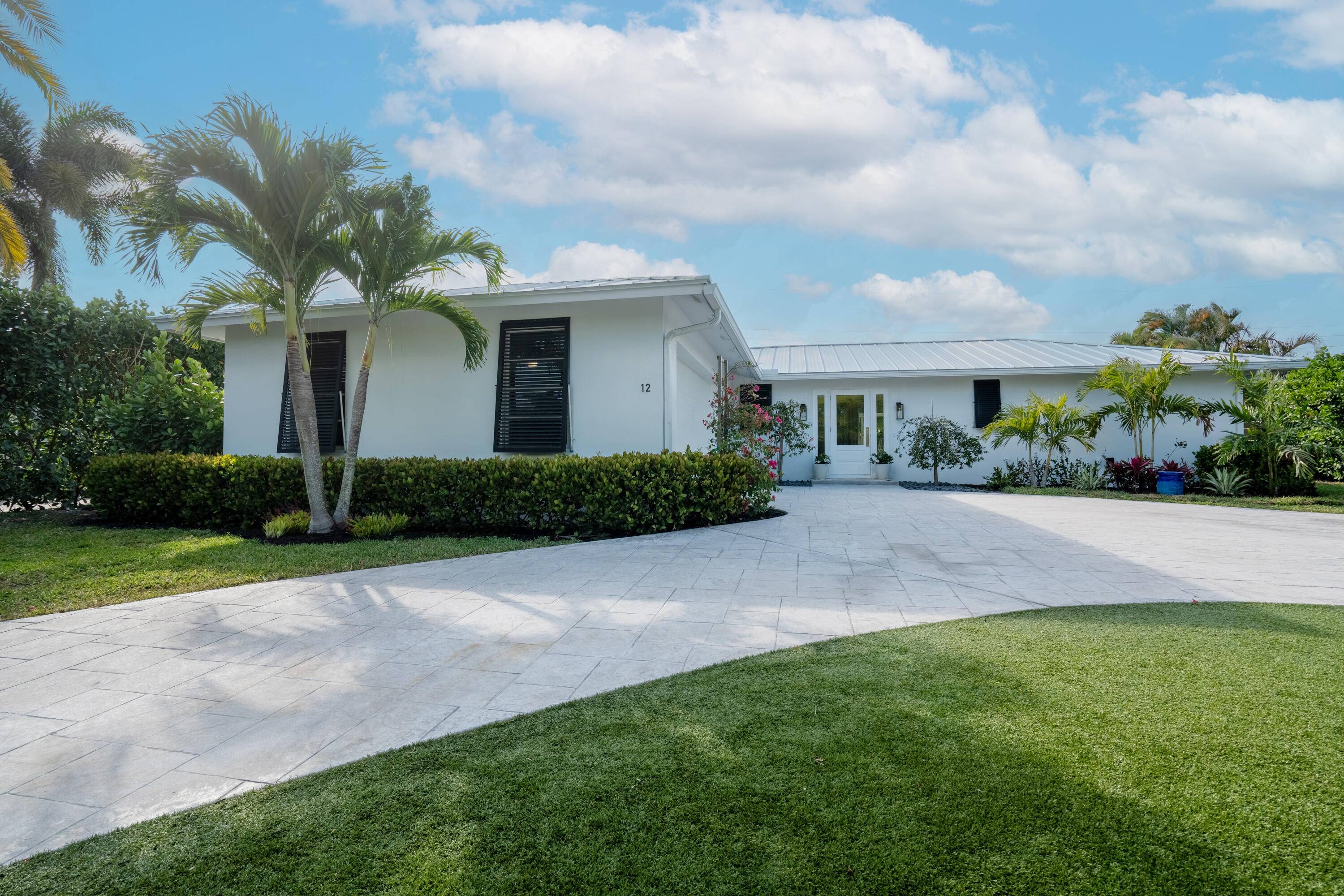 Welcome to Hitching Post Circle in the prestigious Turtle Creek Golf Club community.