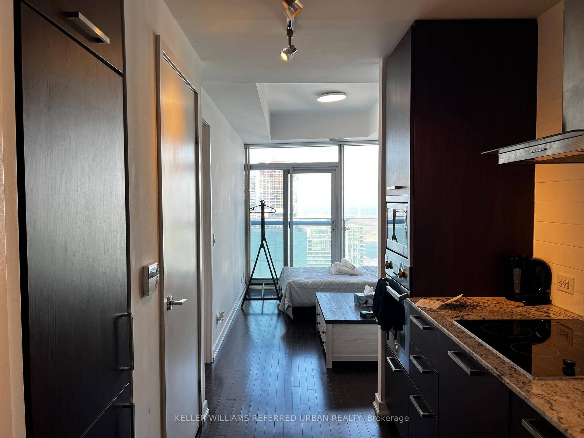 Studio Apartment In Financial Core With A View !