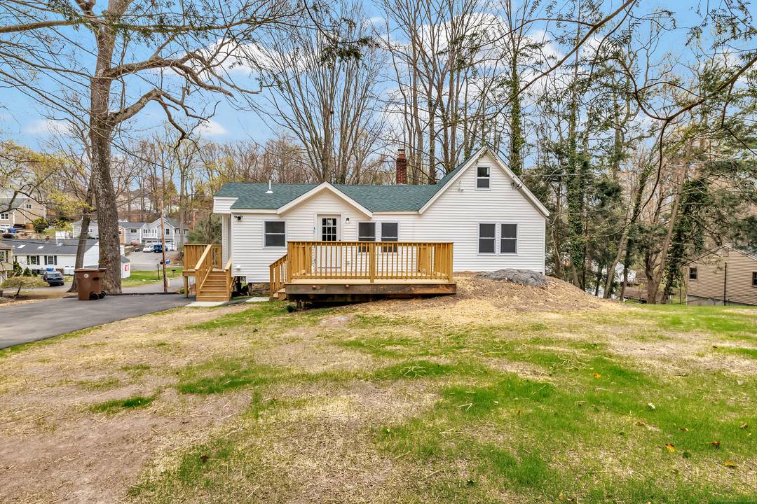 Totally Renovated Ranch home in Shelton !