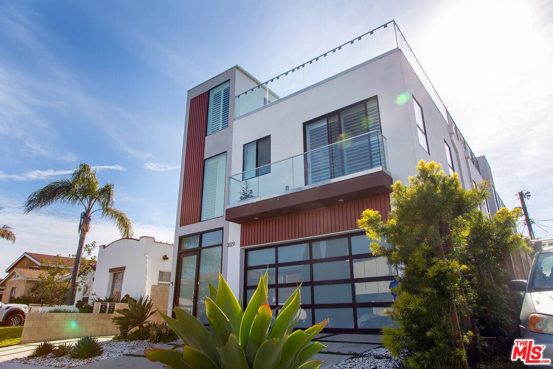 3129   Helms Ave 3.0 LA