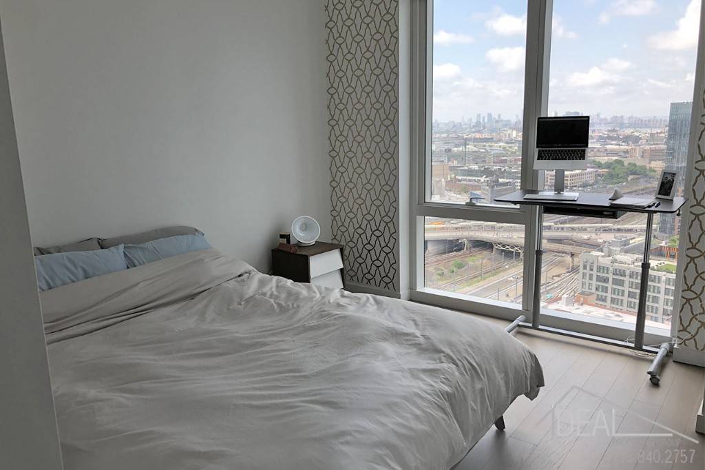 Fabulous 1 bedroom for UNIQUELY REDUCED Rent from 3560 to 2950 in sky scraping luxury Jackson Park Avenue doorman building.