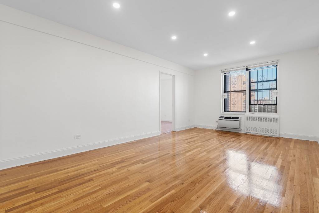 Beautifully Renovated 2 Bedroom 1 Bathroom Apartment in Woodside Welcome to your new home in the heart of Woodside, where modern comfort meets classic charm.