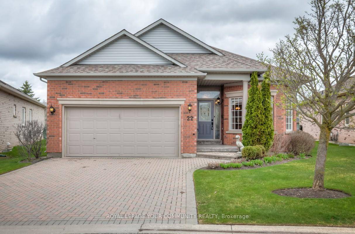 Welcome to the Prestigious Ballantrae Golf and Country Club Featuring the Popular Pinehurst Model at 1700sq ft plus Finished Basement.