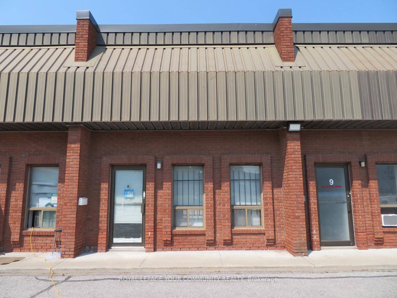 Renovated industrial unit in a professionally managed multi tenant building.