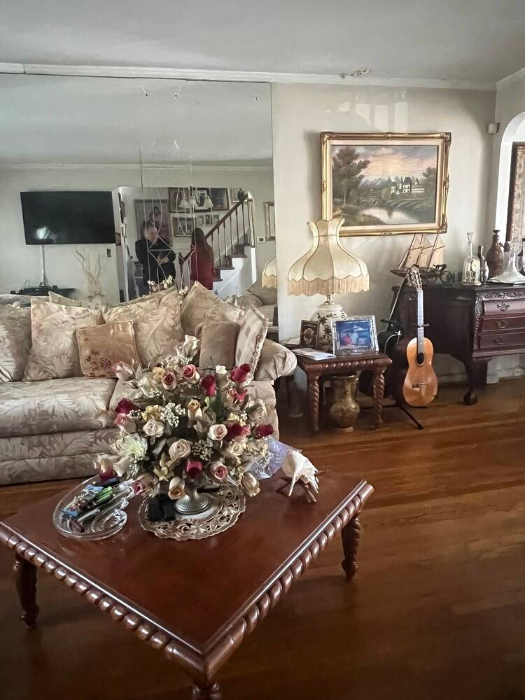 Prime Old Mill Basin East 57th Street !