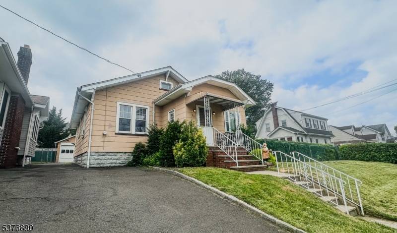 Raritan Rd Linden City New Jersey Single-Family