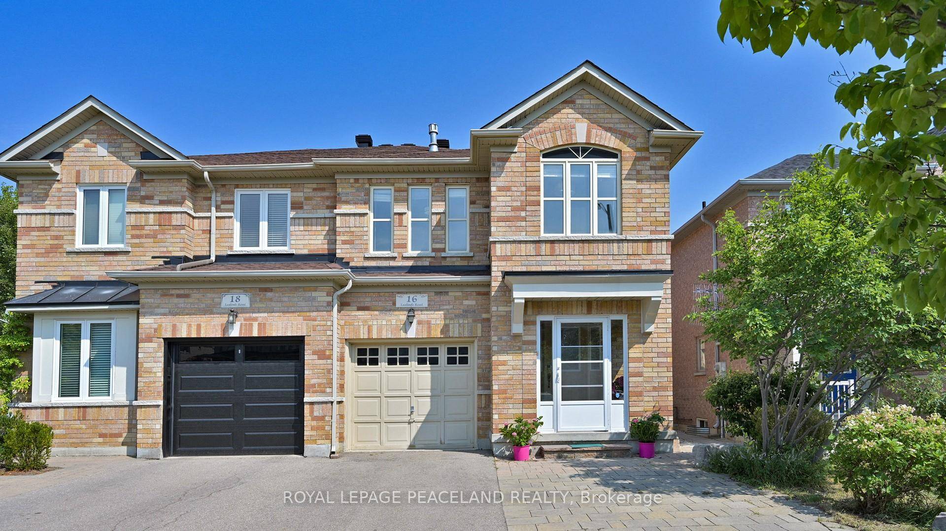 Light, Bright, Spacious Home In The Amazing Family Friendly Thornberry Woods Neighbourhood.