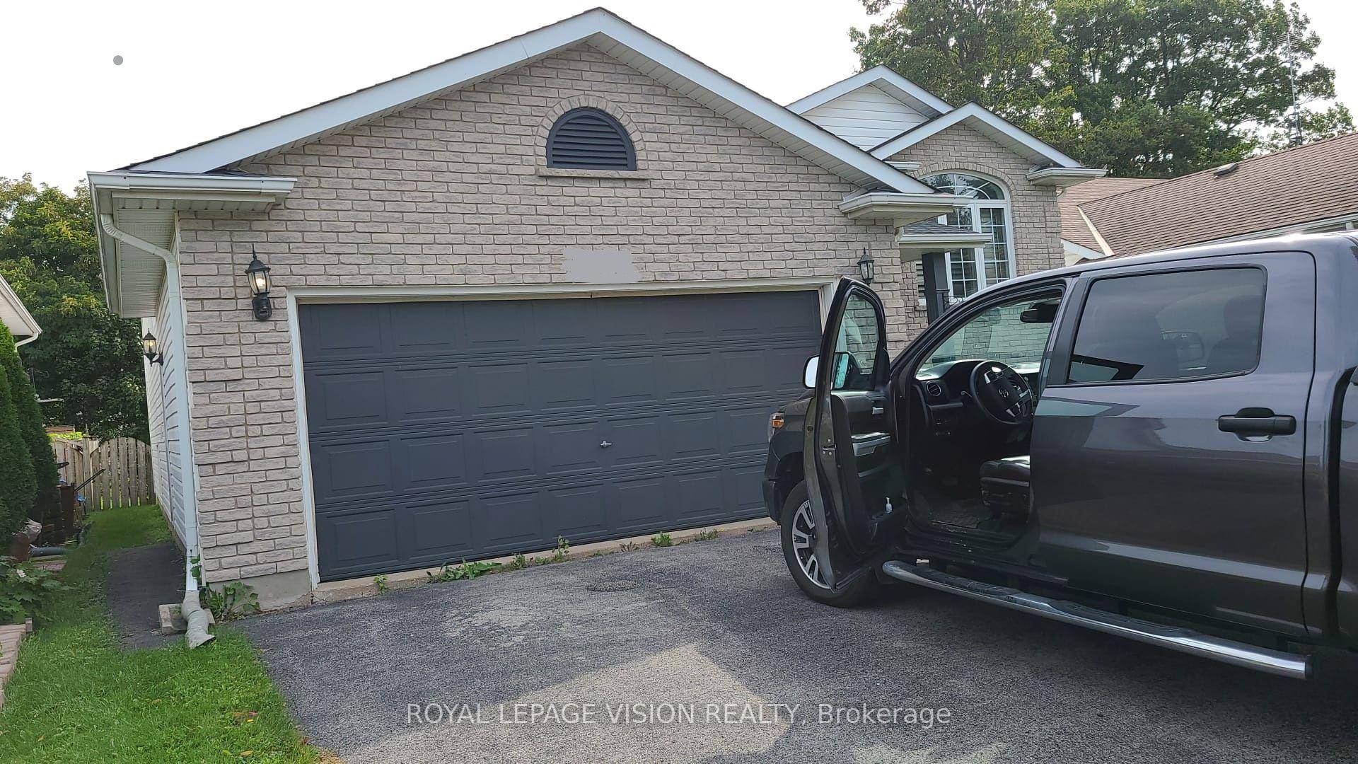 Large 2 Bedroom Basement Apartment with Separate Entrance.