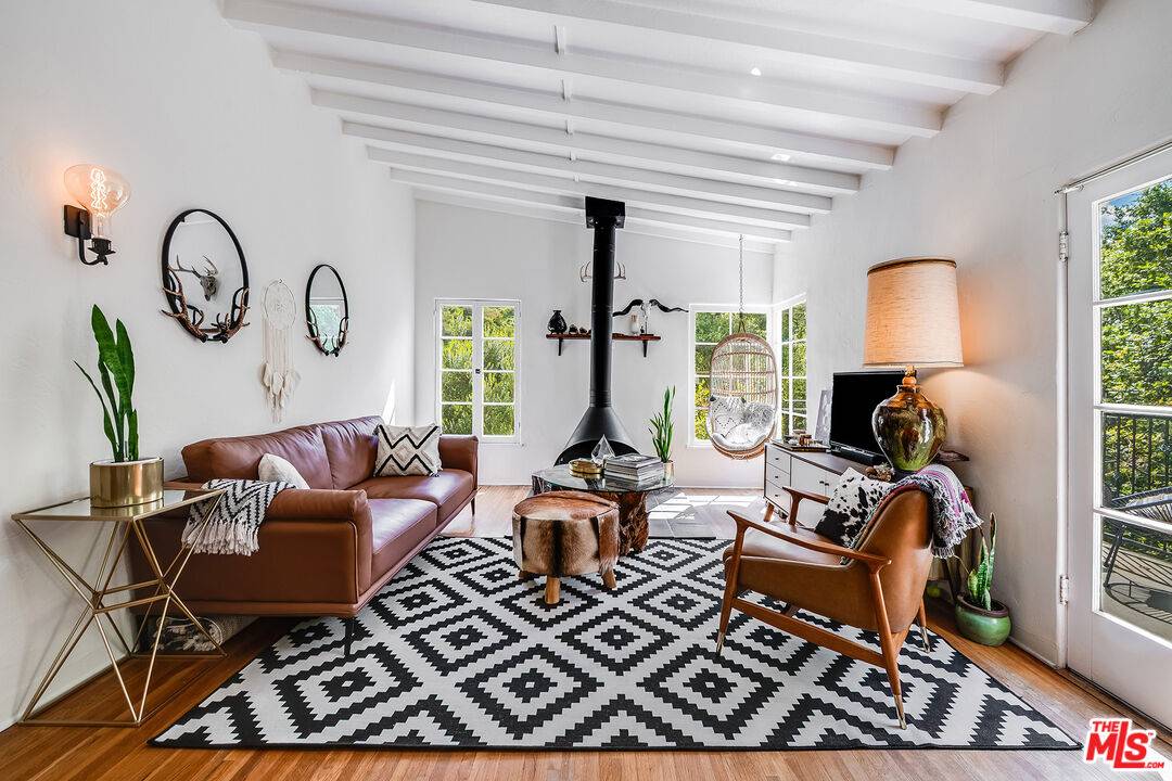1205 N Beverly Glen Blvd 1BR Bel Air La