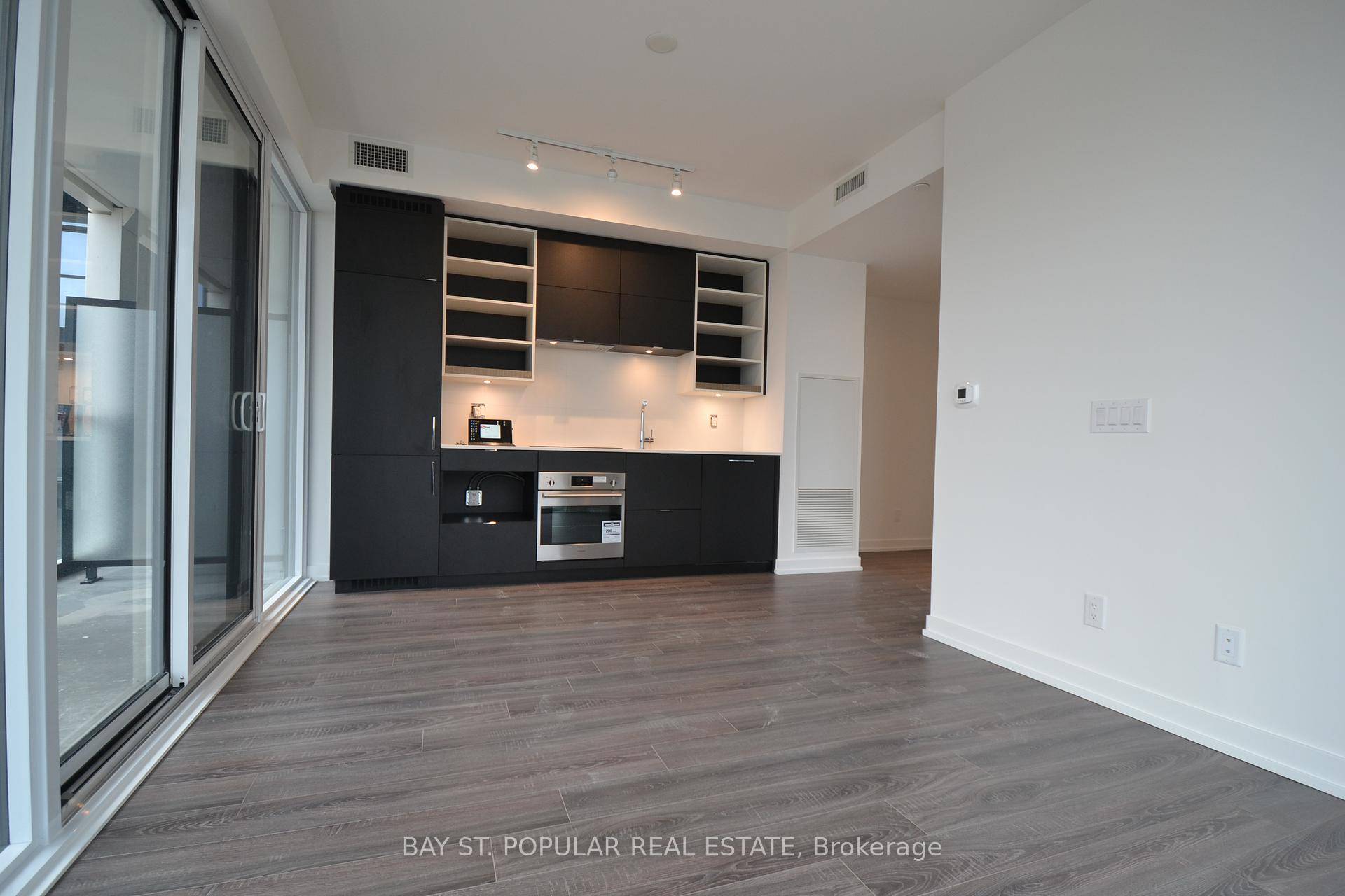 2 Bedroom with windows, 2 Full Baths, Bright Corner Unit In The Panda Condos Located In The Heart Of The Downtown Core On Yonge amp ; Dundas.