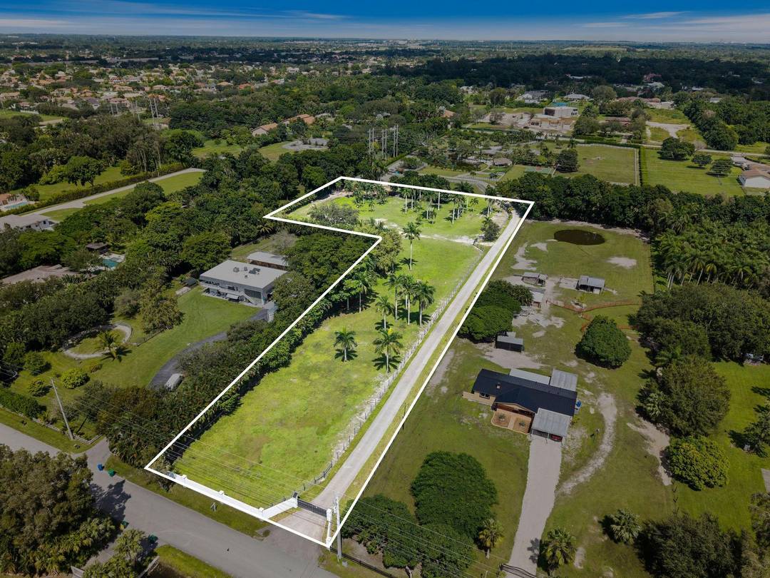 Ready to build 2. 8 acre lot in the prestigious Sunshine Ranches of Southwest Ranches !