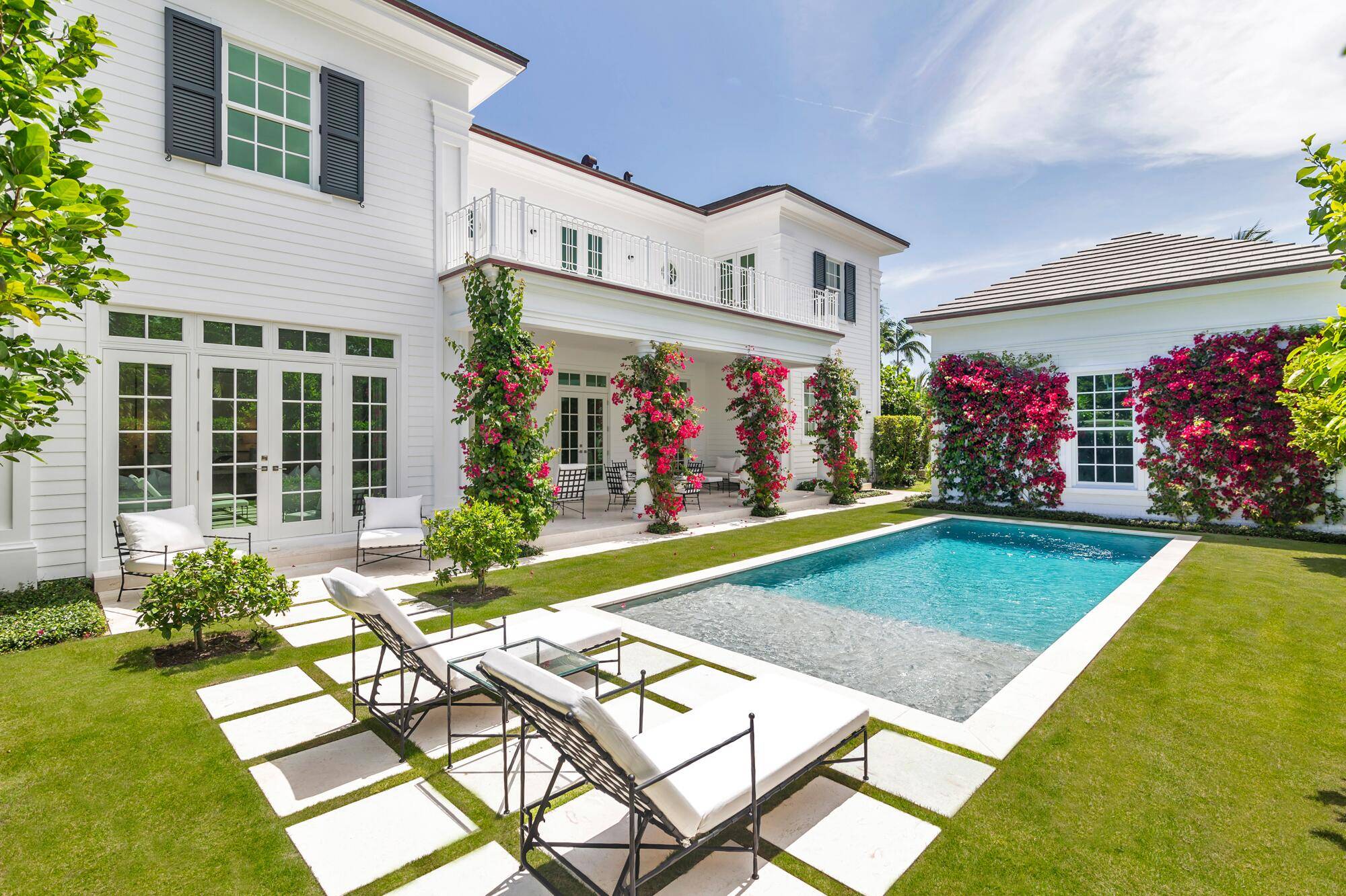 Located in West Palm Beach, this newly built residence was designed by architect Kristin Kellogg and built by the Cury Group.