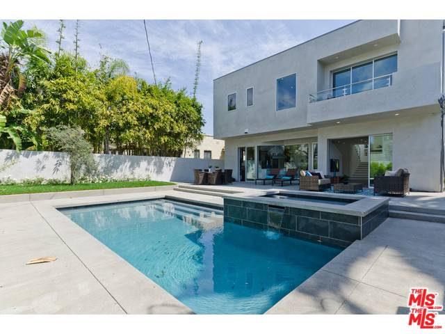 363  N SWEETZER AVE LA
