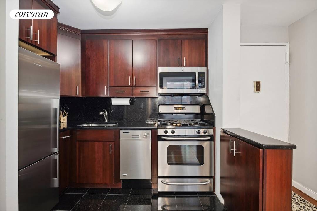 This sun filled, spacious 1 bedroom in Lenox Hill is not to be missed !