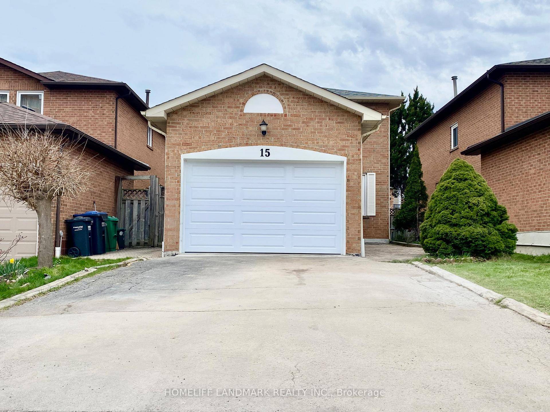 Stunning Detached 2 Storey Home In Prime Central Mississauga !