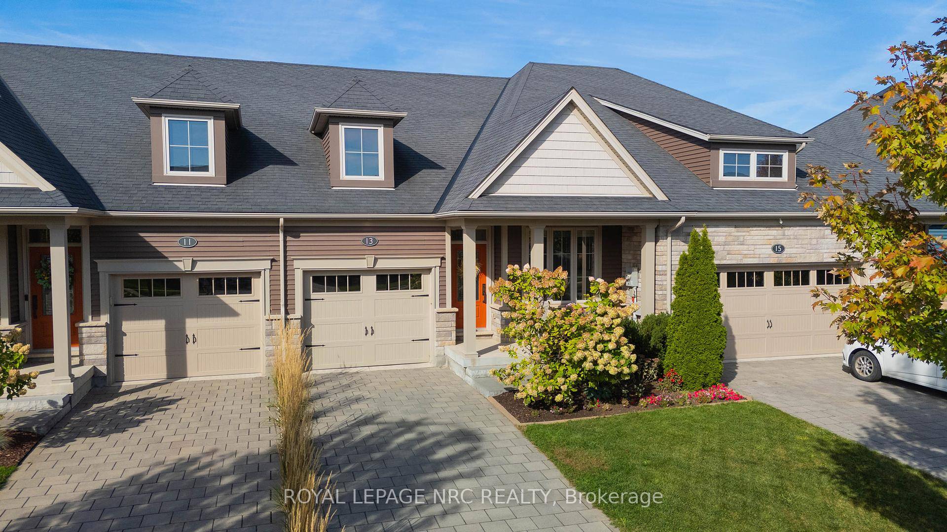 If youve been searching for easy, low maintenance main floor living in a welcoming neighbourhood, this is it.