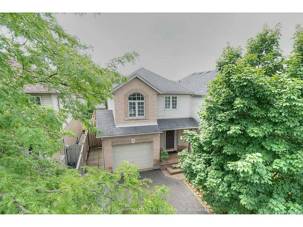 Available immediately, Welcome to Kendrick Court in Ancaster !