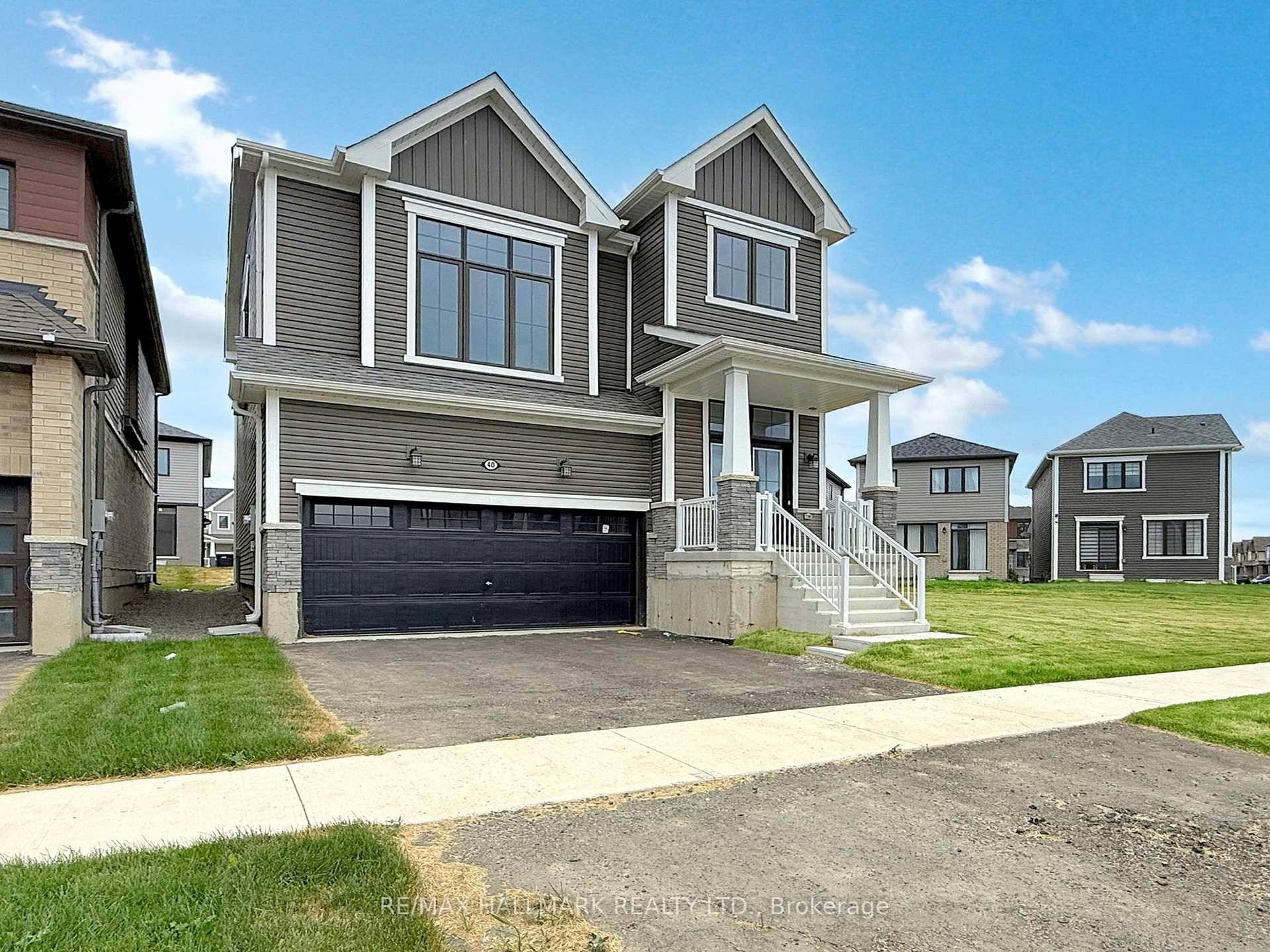 Modern Comfort on a Generous Lot in Rolling Meadows This beautifully designed 4 bedrooms, 3 bathroom detached home offers the perfect blend of space, function, and style !