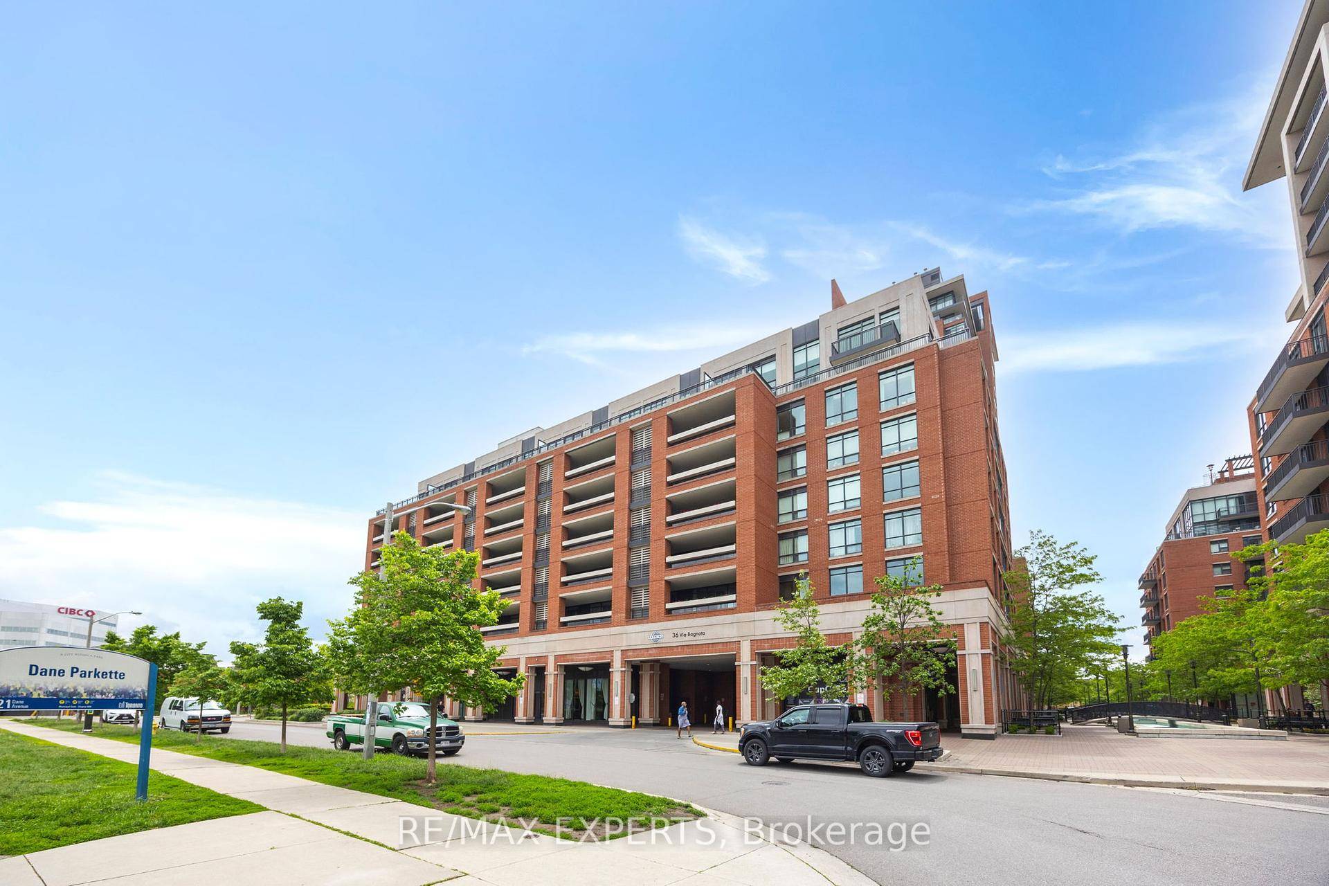 Beautiful 3 Bed, 3 Bath Top Floor Unit At Treviso 2 With 953 Sqft Of Functional Living Space.