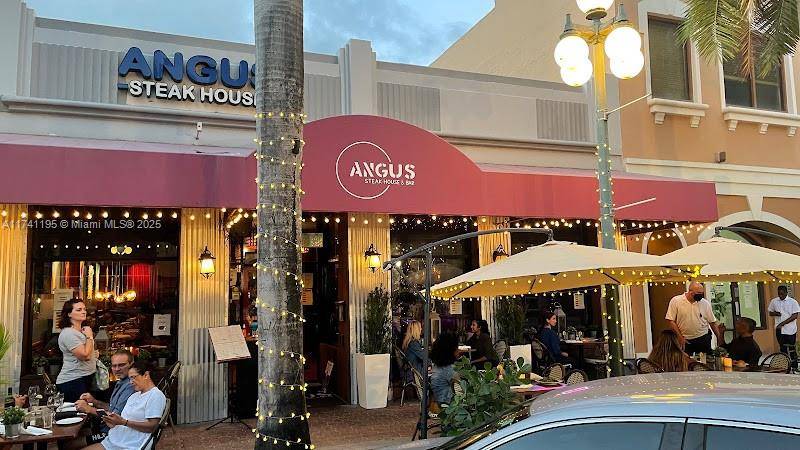 FOR SALE ARGENTINIAN STEAKHOUSE HOLLYWOOD, FL The seller also accepts partners with a percentage of the company.
