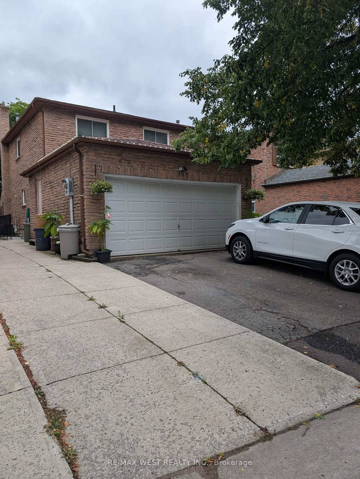 Upgraded 2 Bed 1 Bath Basement for Rent in Markham.