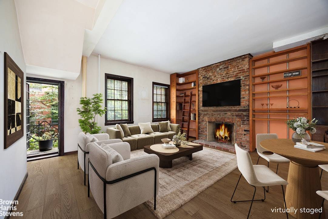 Opportunity Knocks ! Don't miss this never before available duplex one bedroom apartment at 47 49 King Street, a coop comprised of three handsome Federal style townhouses in the Charlton ...