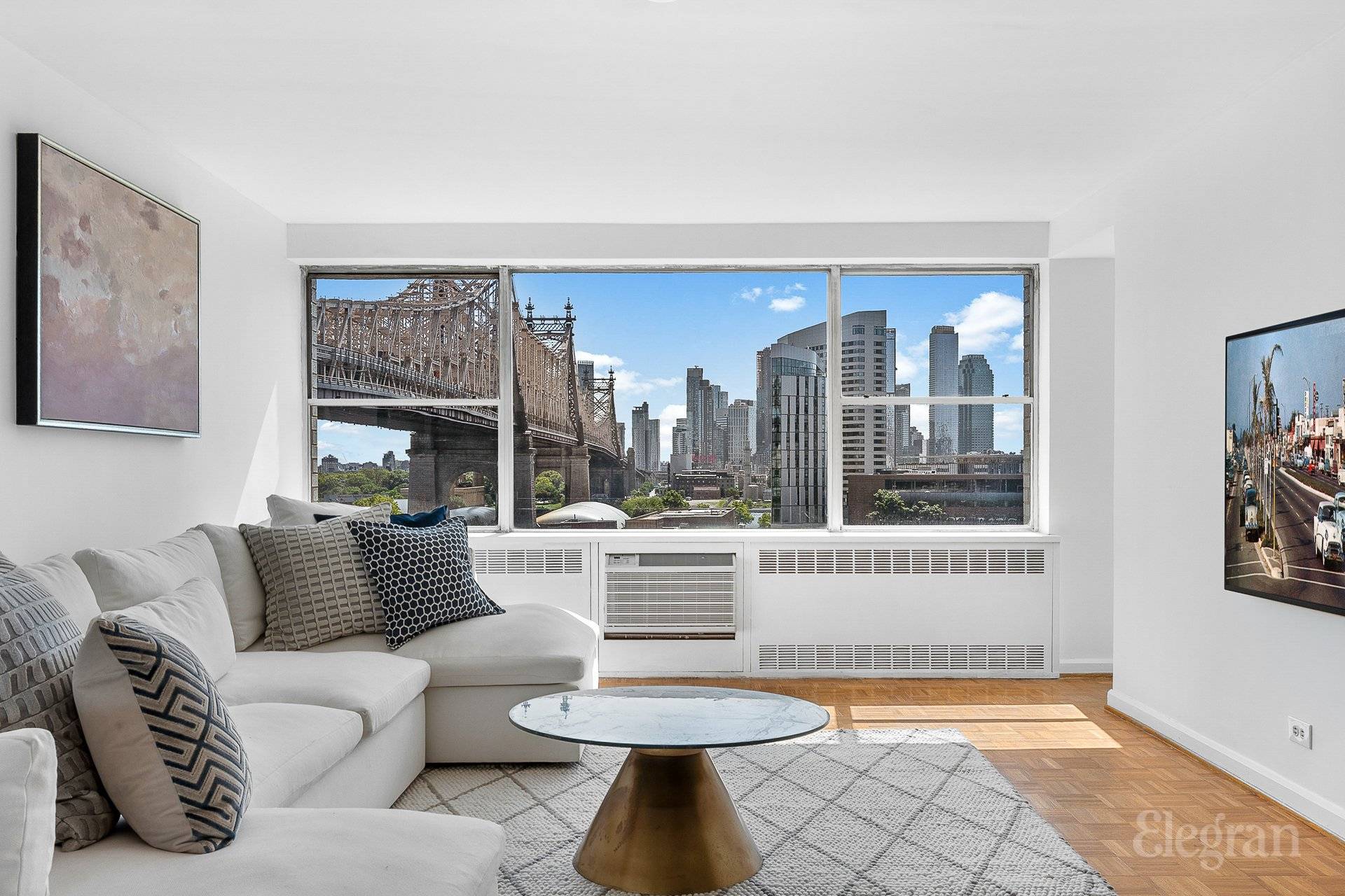 Experience breathtaking and iconic views, day and night in this bright and sunny 2 bedroom, 2 bathroom home with a spacious enclosed balcony that adds a lovely additional interior room ...