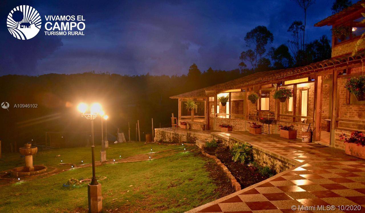 COLOMBIA BOYACA ARCABUCO VILLA DE LEYVA La Cabaña El Cofre, is a unique and natural experience that fills you with sensory emotions and puts your spirit in balance with nature, ...