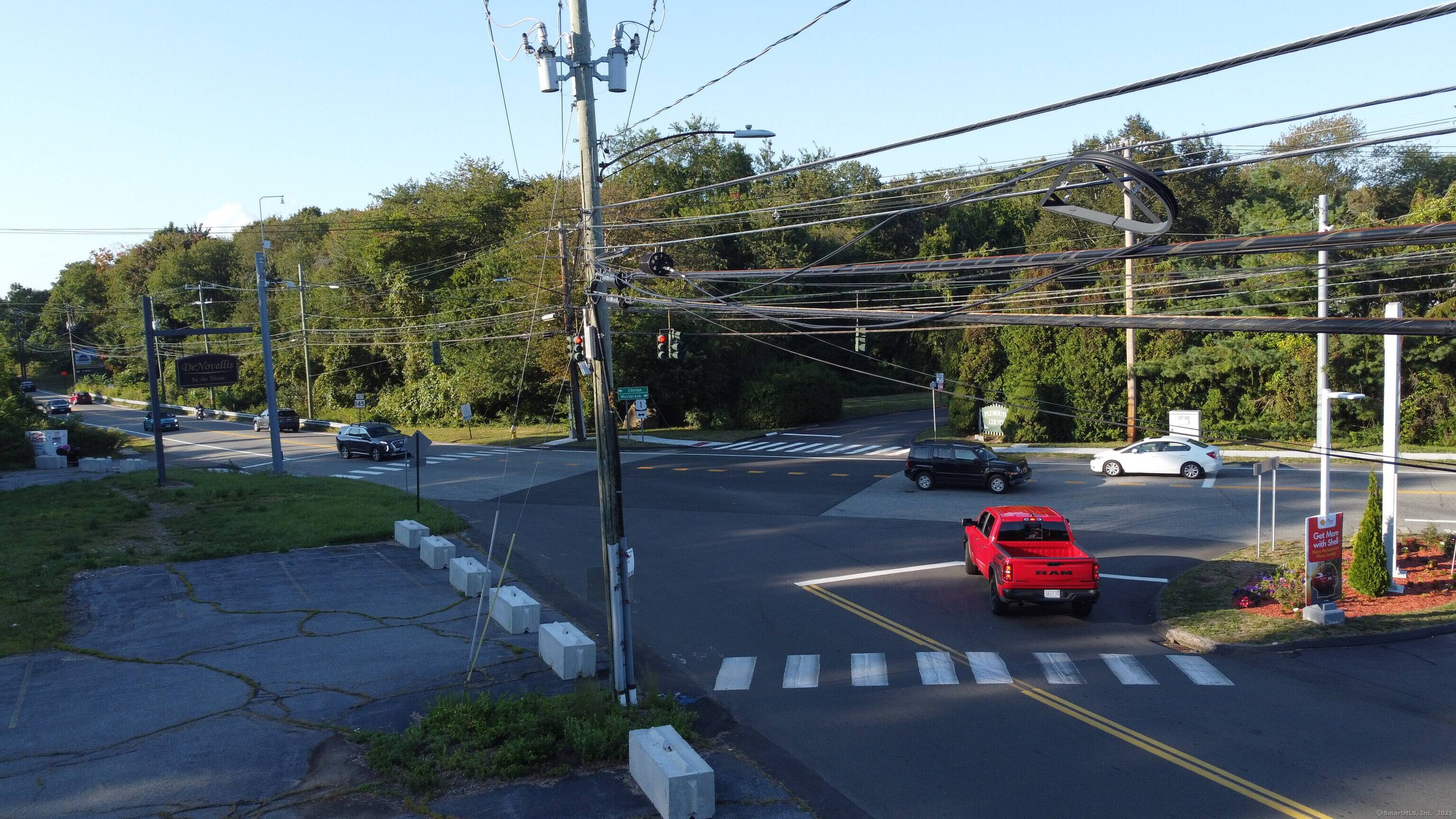 Good Traffic Location Located along US Route 1 East Main Street in downtown Clinton ; adjacent to national retailers ; off I 95 16, 000 Traffic Count 0.