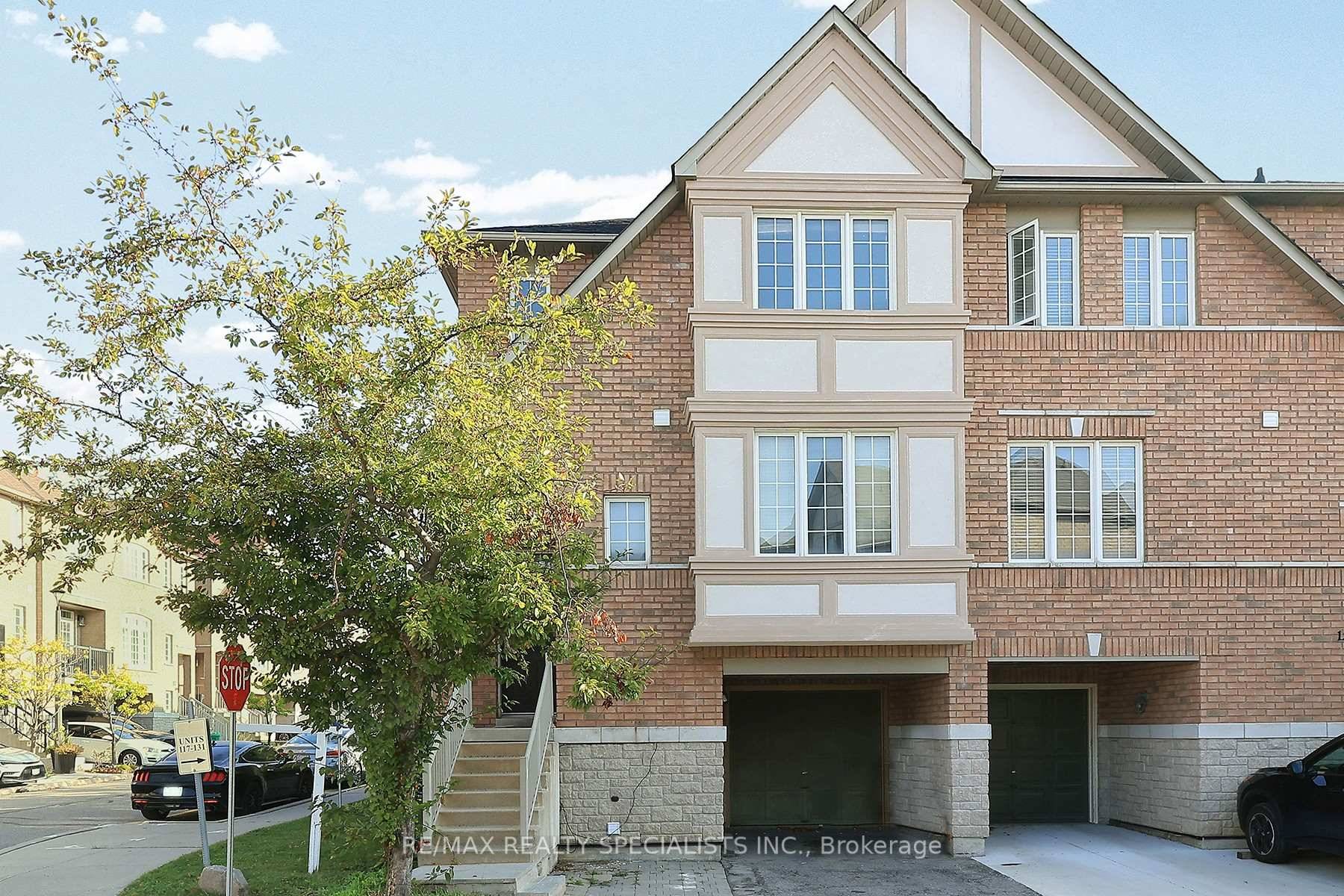 Beautifully maintained home featuring 3 bedrooms on the second floor and a 4th bedroom on the lower level, along with 3 washrooms, a spacious family room, and a separate living ...