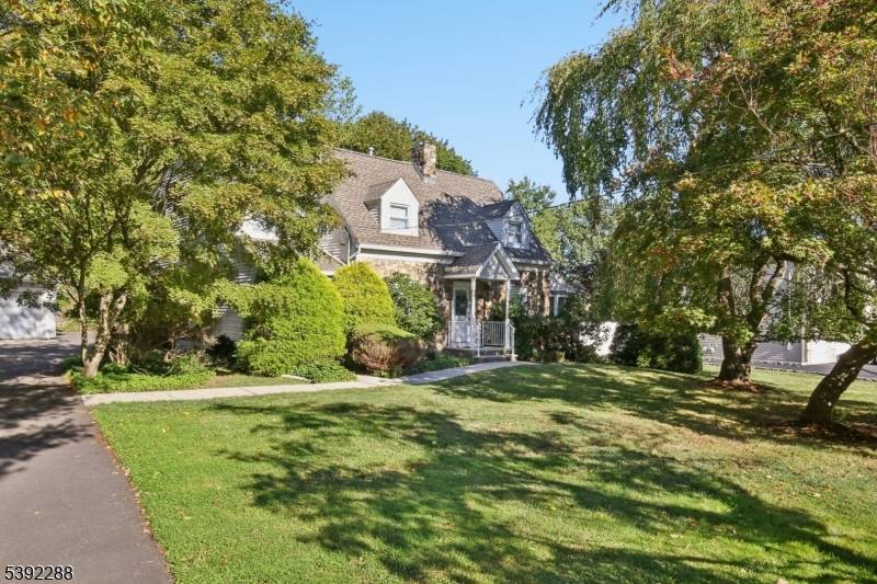 Beautifully updated 3 bedroom, 2.