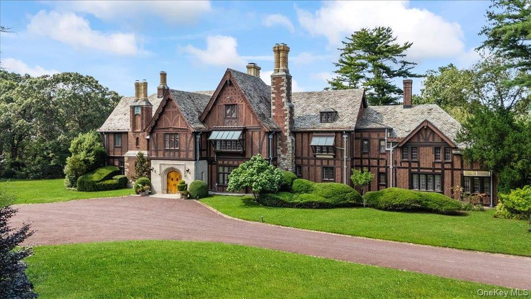 The Chimney's a rare opportunity to own a one of a kind magnificent Gold Coast WATERFRONT estate.