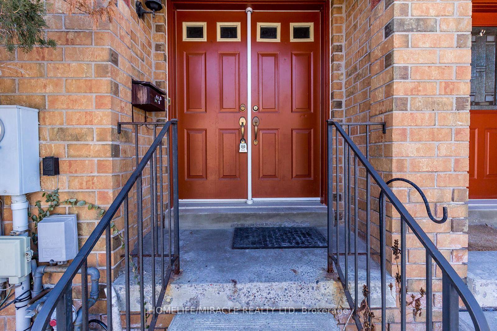 Nestled in a Quiet Family Oriented Neighborhood amp ; In High Demand Family Friendly Complex.