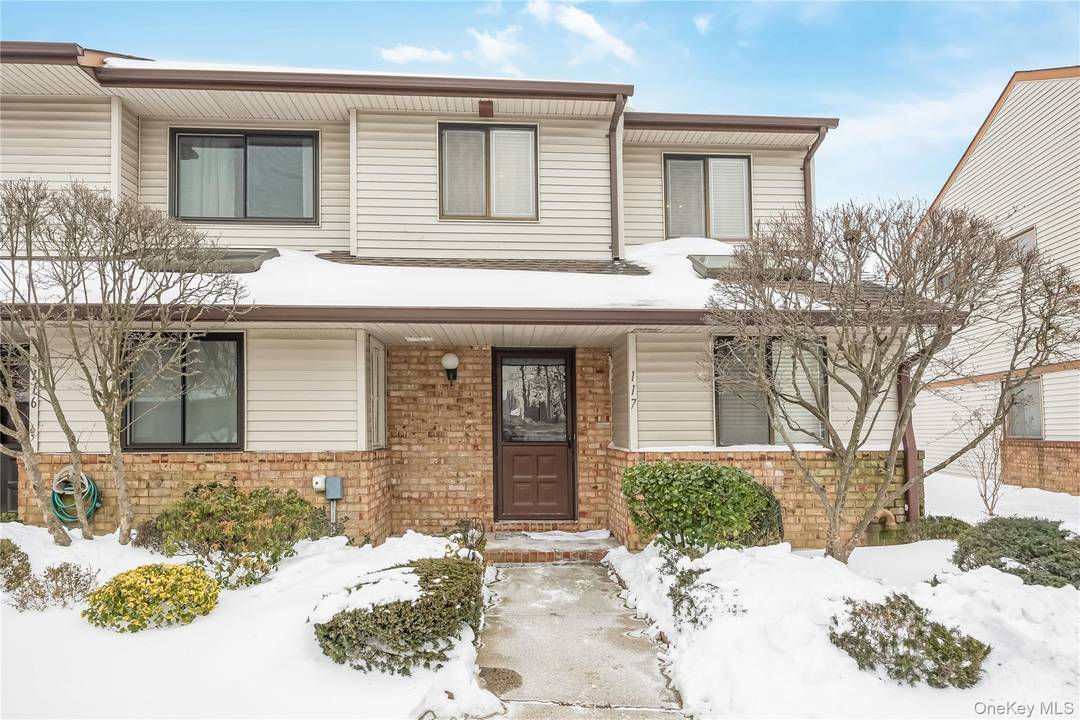 Discover the perfect blend of comfort and convenience in this beautiful 2 story condo.