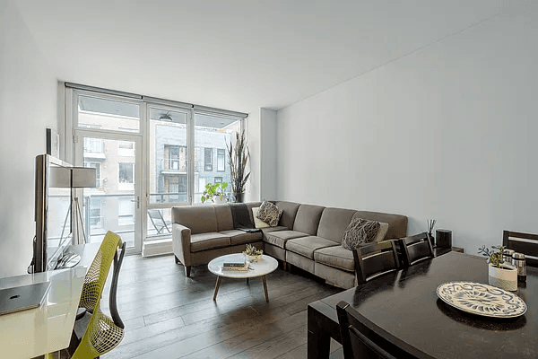 Presenting 4A for rent located at TWO12 North 9th Street between Roebling and Driggs, a design driven residential canvas for the Williamsburg lifestyle.