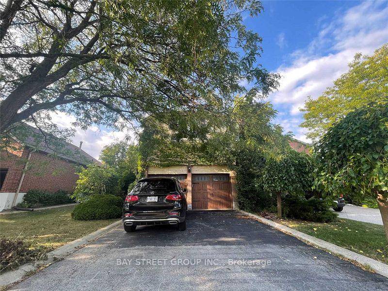 Stunning Family Home In Prestigious Glen Abbey, 3 1 Bedrooms, Main Floor Walk Out To Very Private Backyard, Second Floor With Good Size Bedrooms And 2 Full Washrooms.